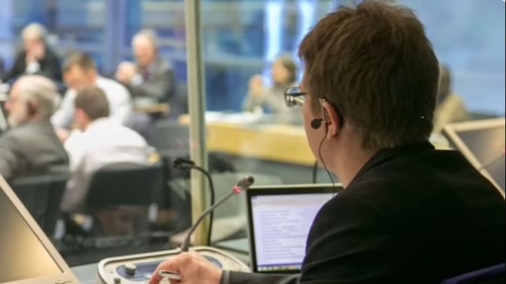 ¿Qué tan difícil es la interpretación en cabina?