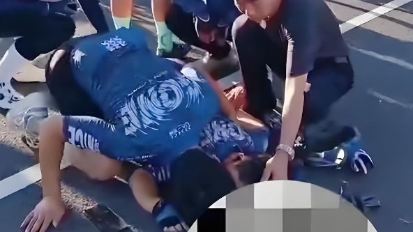 La lección del trágico accidente en el que un niño fue aplastado mientras montaba en bicicleta con su padre en Baoding, Hebei.