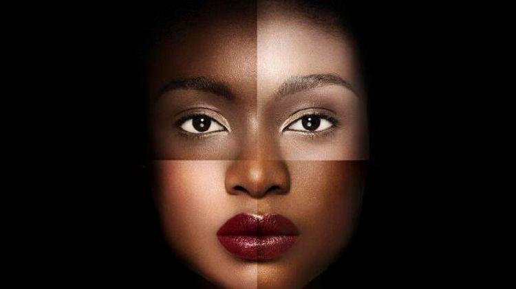 完美的皮肤是女性的另一个不可能的美容标准