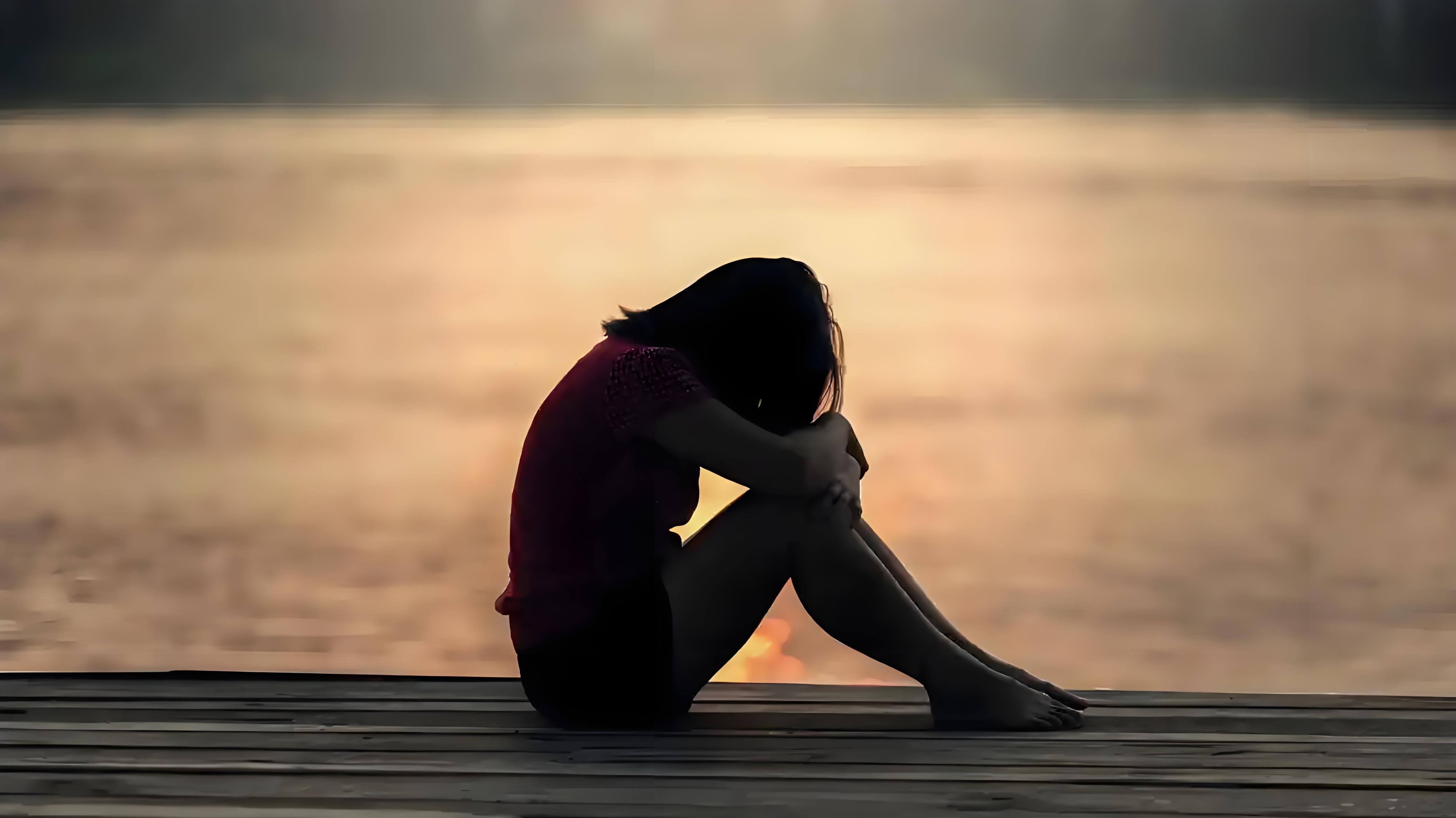 ¿Por qué te sientes mal cuando tu pareja elogia a otras mujeres?