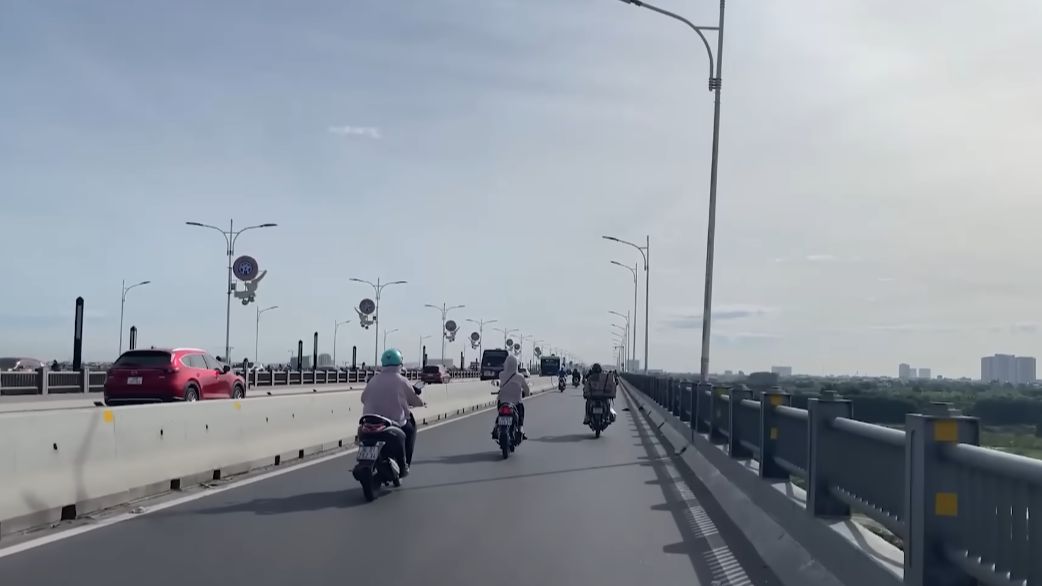 Why is it in Hanoi as hot as in the Sahara Desert?