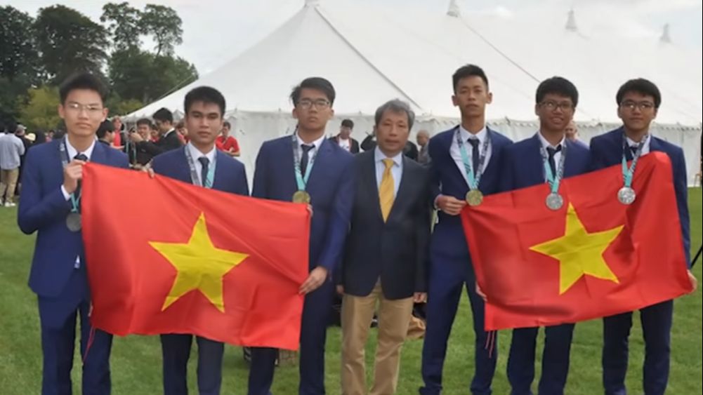 Why does Vietnam rank among the countries with the highest mathematical performance in the world?