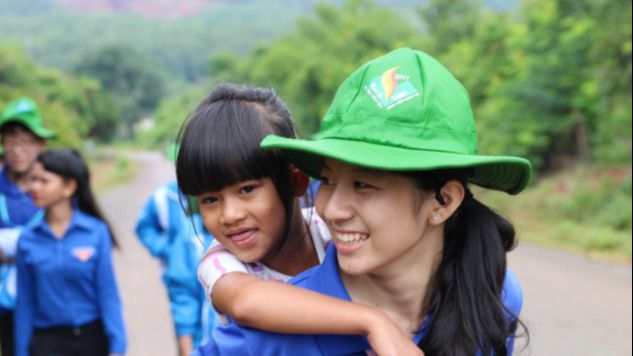 Solutions to cultivate altruism in modern society