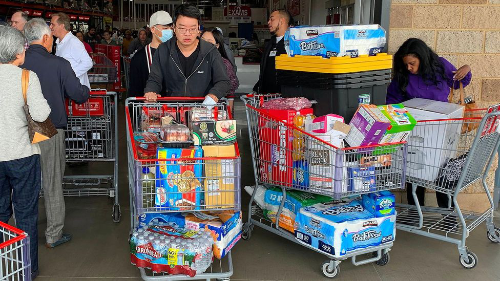 Can loss aversion explain the popularity of "hoarding behavior"?